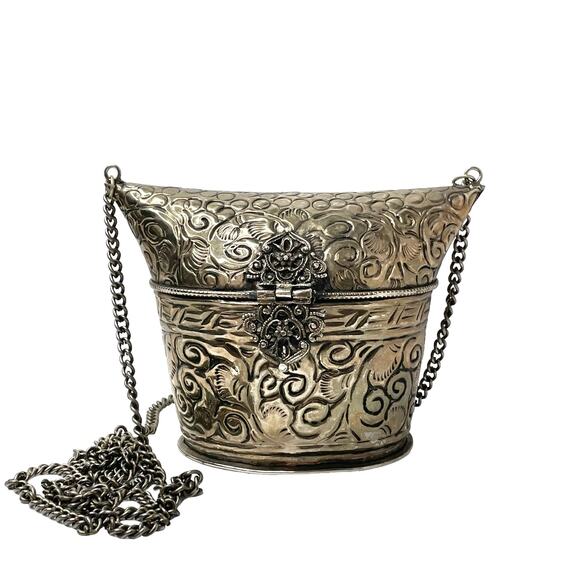 Vintage Metal Pillow Purse - Picture 1 of 15